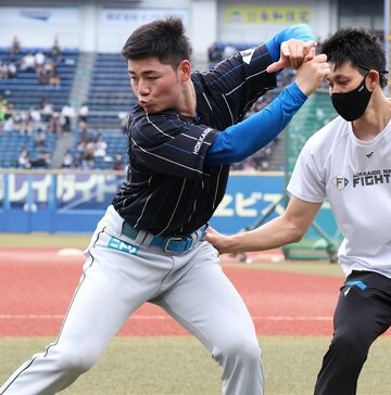  「出れます」アピール？１２日の試合前も練習をこなした日本ハム・清宮（東スポWeb）