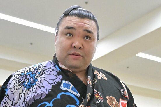 難しい条件の綱取りに挑む霧島