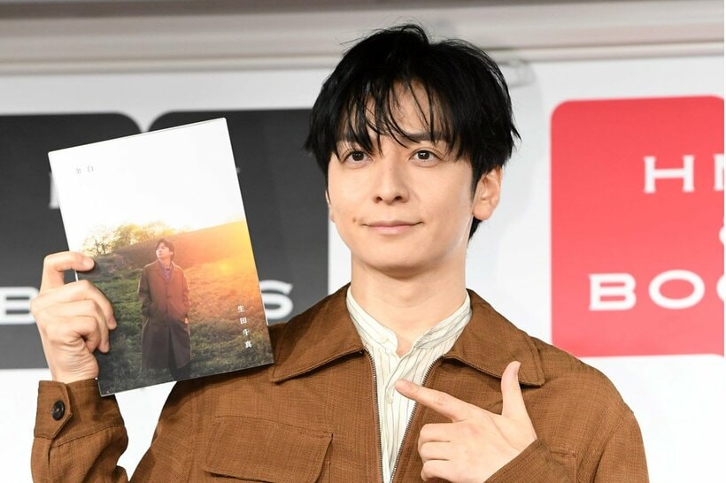 アニバーサリーブックを発売した生田斗真