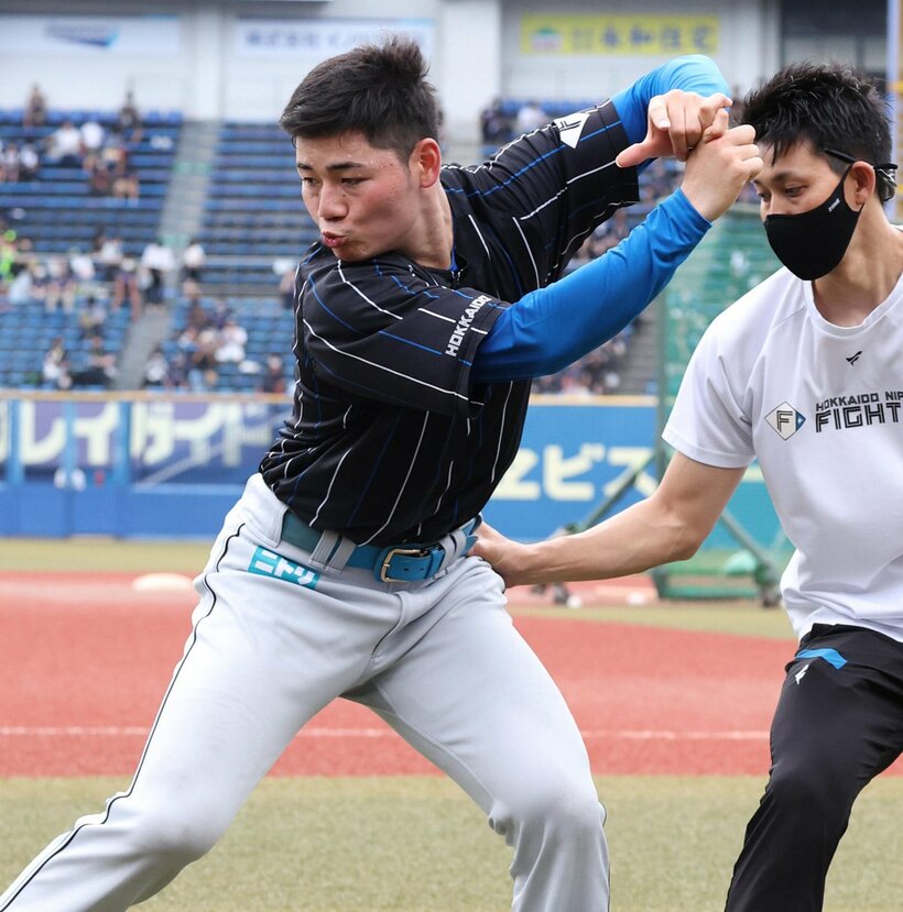  「出れます」アピール？１２日の試合前も練習をこなした日本ハム・清宮（東スポWeb）