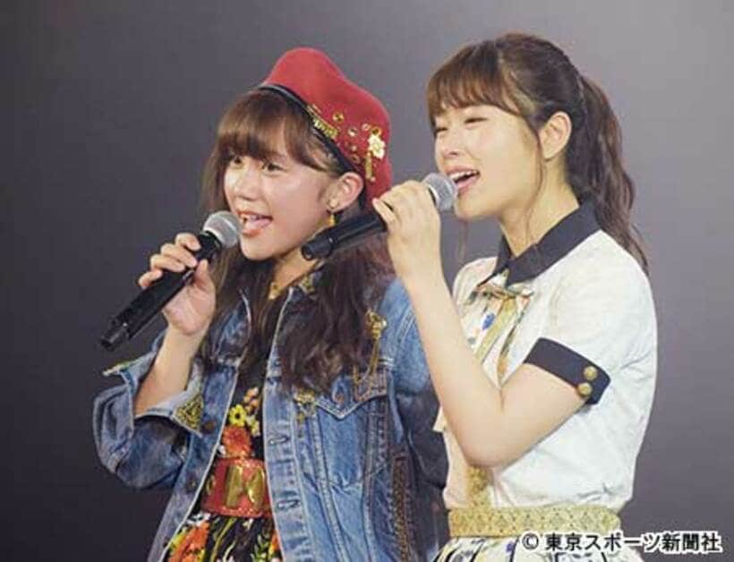 渋谷凪咲（右）とデュエットを披露した藪下柊