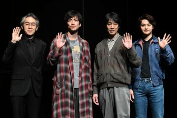 左から浅野和之、大東駿介、堤真一、瀬戸康史