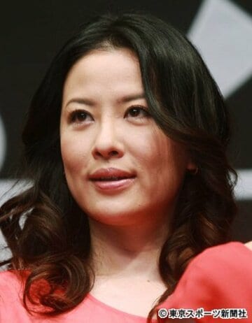  女優の鈴木砂羽