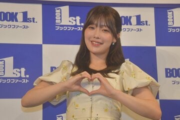 取材会に出席した塩見きら