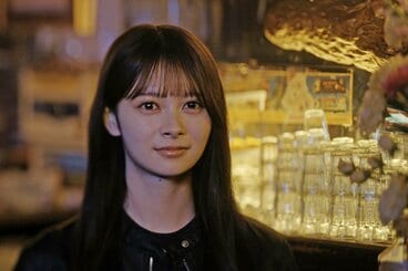 丘みどりの新曲MVに出演したAKB48の伊藤百花