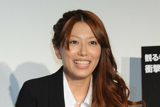 里田まい