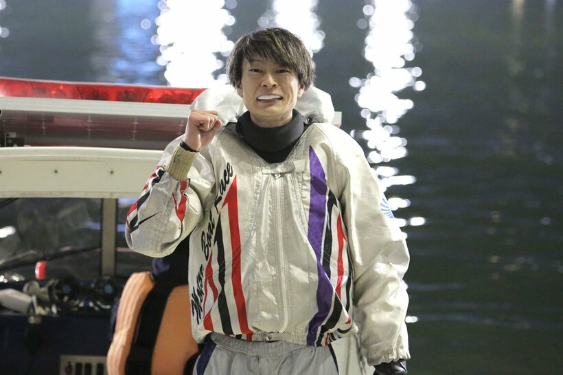 地元優勝戦で人気に応え、ガッツポーズの長谷川晴哉
