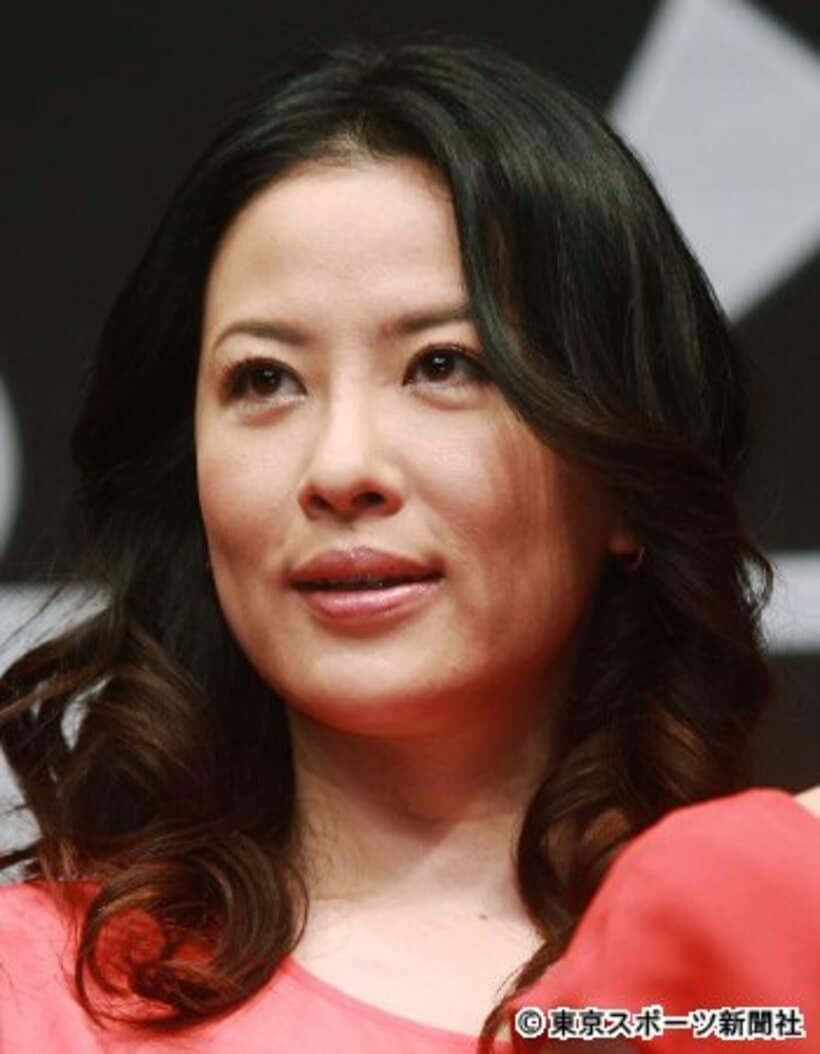  女優の鈴木砂羽