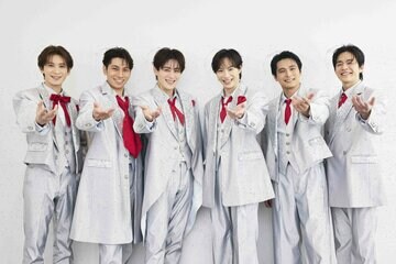 ＳＨＯＷ－ＷＡの寺田 真二郎、山本佳志、向山毅、塩田将己、青山隼、井筒雄太（左から）