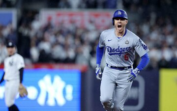 ワールドシリーズ第４戦で先制２ランを放ったドジャース・フリーマン（ロイター＝USA TODAY Sports）