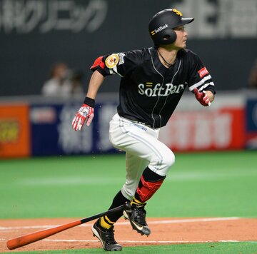  ７回に価値ある同点の２点適時打を放ったソフトバンク・明石