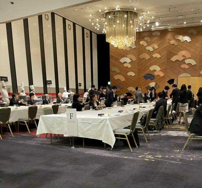  昨年１０月の会合の様子（関係者提供）