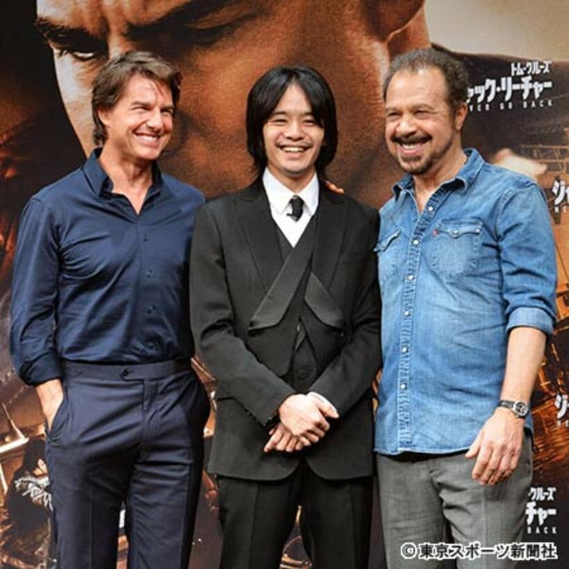左からトム・クルーズ、池松壮亮、エドワード・ズウィック監督
