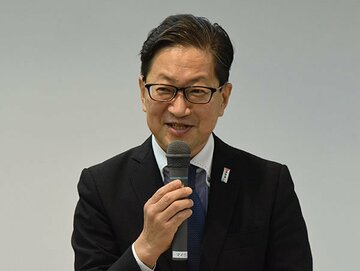  藤川に「高知くろしお感動大賞」を贈呈すると発表した濱田知事
