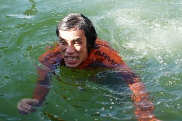 水神祭に笑顔の渡辺豊。５６歳でのＧⅠ初勝利となった