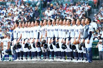 勝利した三重の選手たち
