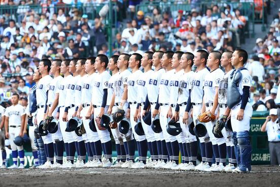 勝利した三重の選手たち