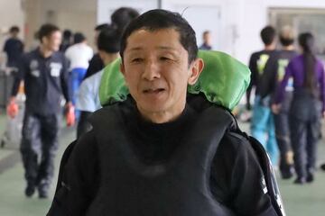 山一鉄也