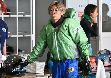 ２日目１Ｒ、６コースから３着に入った定松勇樹