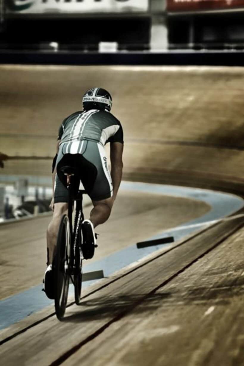  全日本トラックに向けて練習する長迫吉拓の後ろ姿（撮影＝深谷知広）