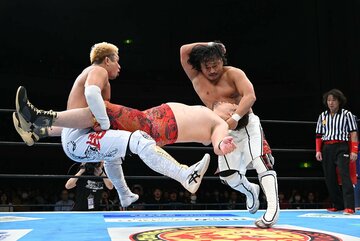 YOSHIーHASHI、後藤洋央紀は合体技「消灯」で矢野通を仕留めた