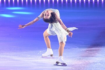 現在もアイスショーで華麗なイナバウアーを見せる荒川静香さん（撮影・前田利宏）