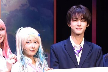 登壇した雨宮翔（右）と篠崎こころ