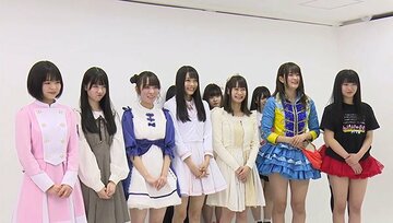  「７代目トッピング☆ガールズ」左から茜紬うた、山本あこ、野崎ゆりか、中丸葵、小島夕佳、涼邑芹、森下舞桜（ユーチューブから）