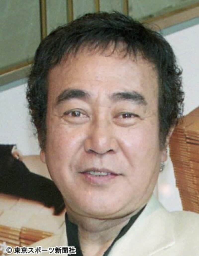 (02)