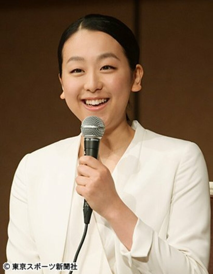 笑顔を見せる浅田真央