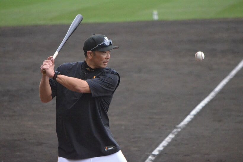 ノックをする巨人・阿部慎之助監督