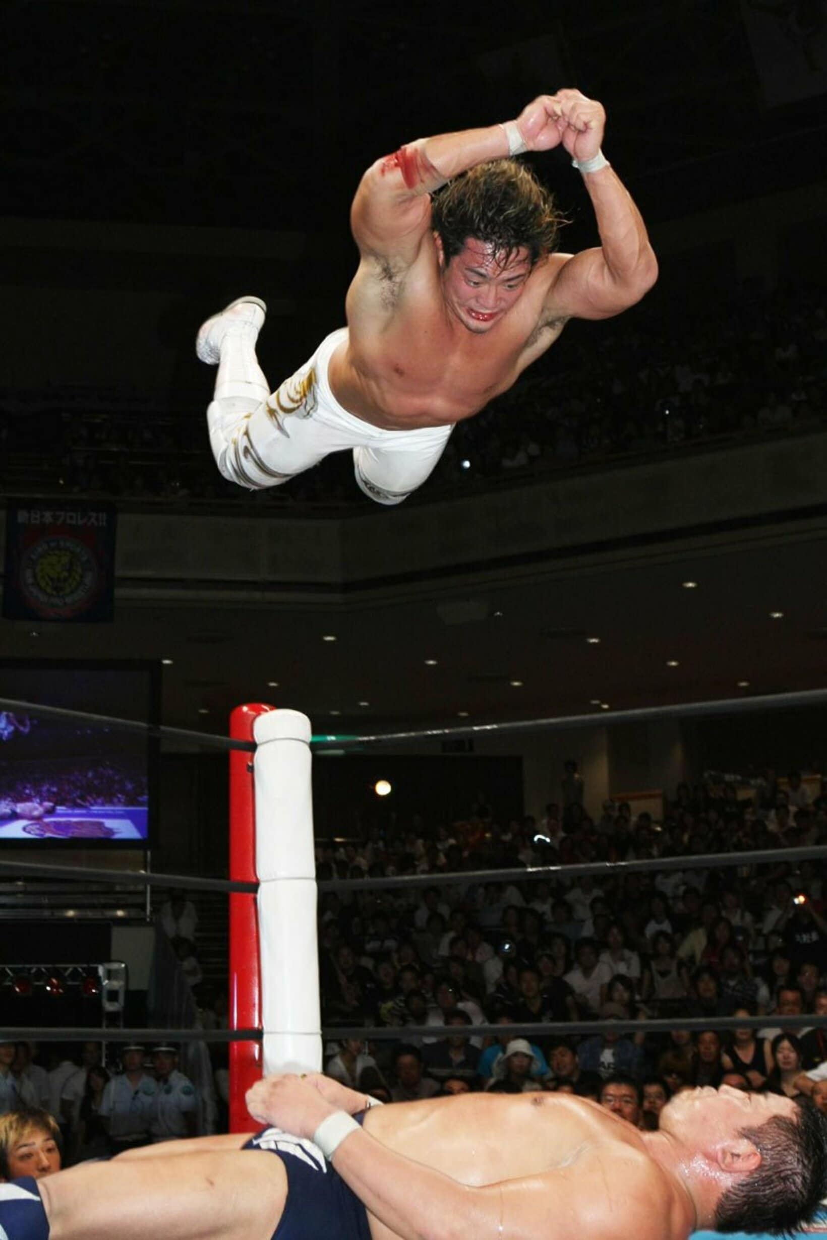 ハイフライフローで永田裕志（下）に勝利しG1初制覇（07年8月）