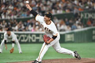 ７回１失点で１０勝目をあげた巨人・菅野