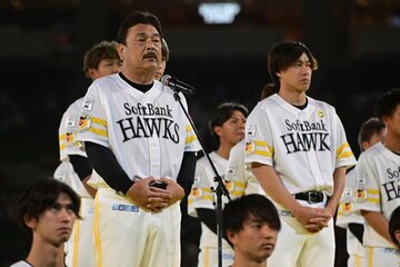 藤本博監督(左）は柳田悠岐をV奪回のキーマンに指名した