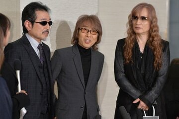 谷村新司さんお別れの会に出席したTHE-ALFEE（左から桜井賢、坂崎幸之助、高見沢俊彦）