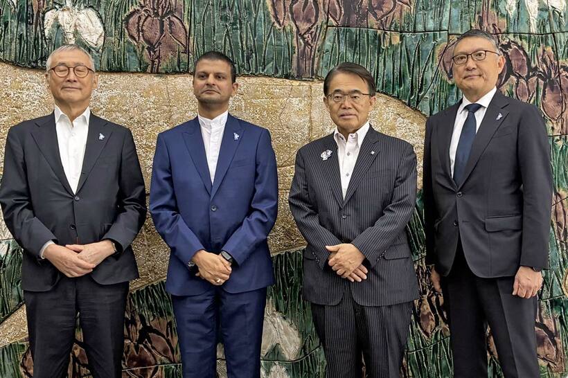 （左から）大林剛郎組織委員会会長、シャビール・フセイン・ムスタファ芸術監督、大村秀章愛知県知事、川村喜久組織委員会副会長