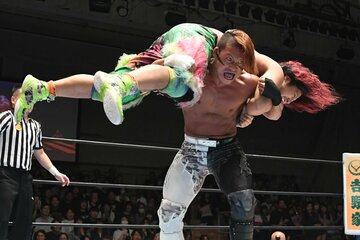 ヒロムにエアプレーンスピンを決める石森太二