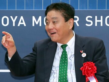  そこのＴシャツ、ワシにもくれにゃーか