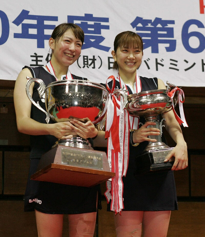 潮田玲子（右）と小椋久美子（２００８年）