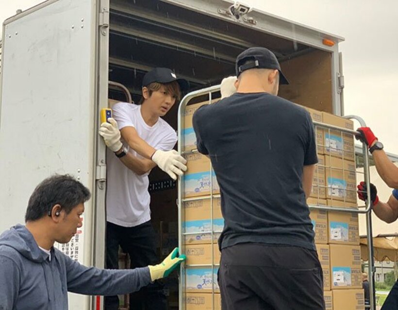  被災地に支援物資を届けた西島