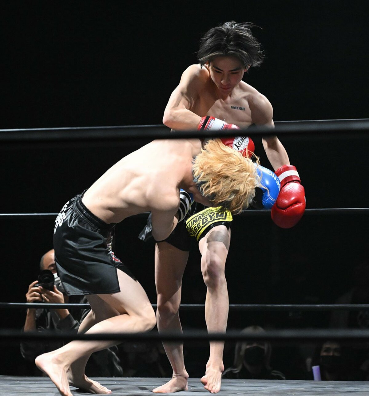 【炎上万博】前田俊がガチの殴り合いで後藤聖那とのイケメン対決を制す「これが父親の強さ」 | 東スポWEB
