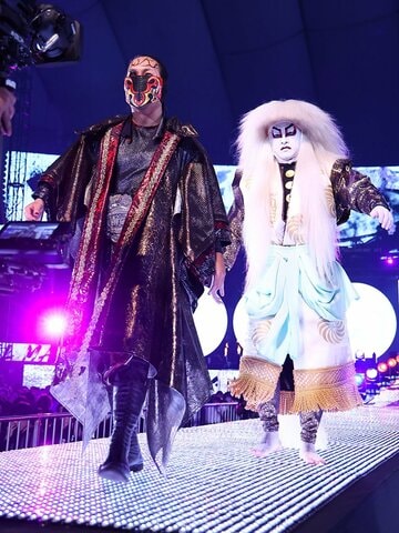 今年の1・4ではDOUKI(左)の入場に登場した中村獅童