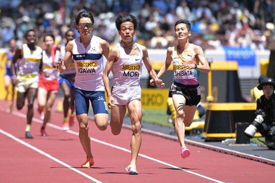 (左から)2位の井川龍人、1位の森凪也、3位の柴田侑