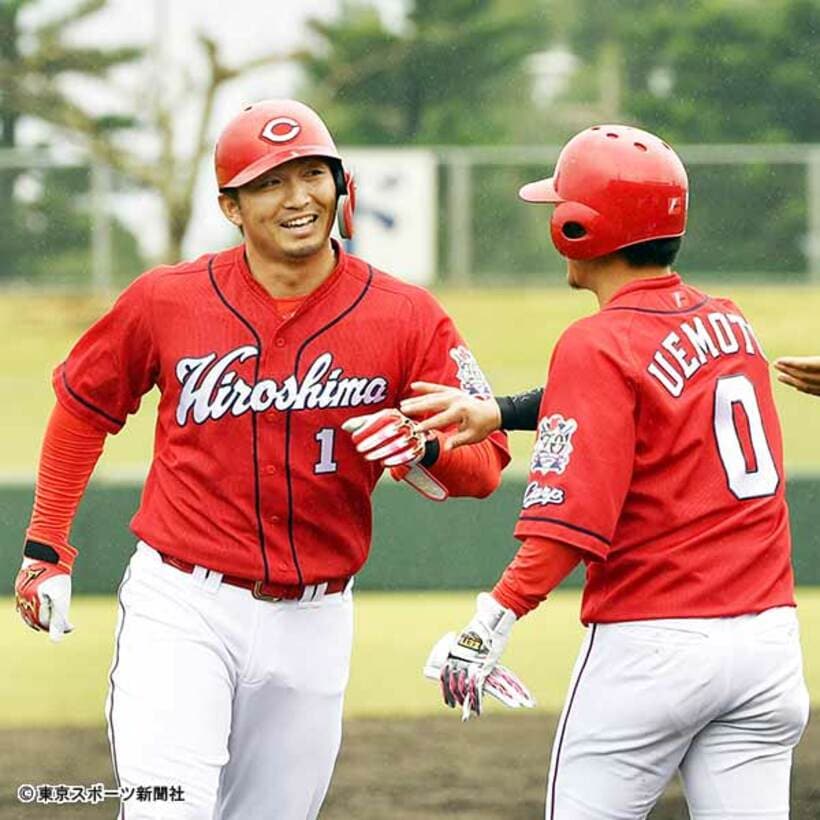  志願出場した練習試合で二塁打を放った鈴木誠