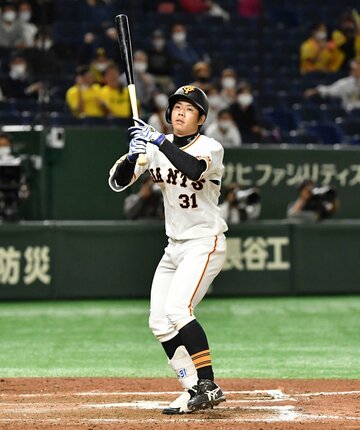  ９回、空振り三振で最後の打者となった松原（東スポWeb）