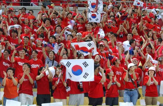 2002年W杯でトルコとの3位決定戦を応援する韓国サポーター