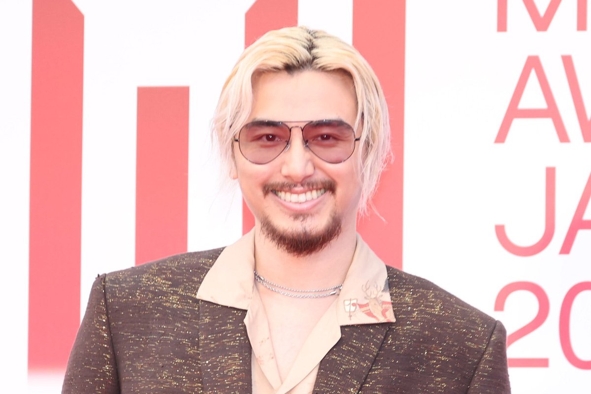 藤井風が私生活明かす バイトするならレジ「接客とかは多分好きな方