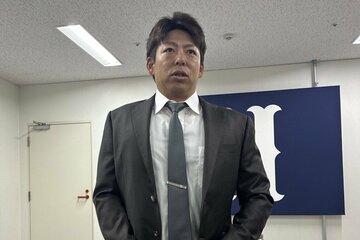 契約更改を行った広島・野間峻祥