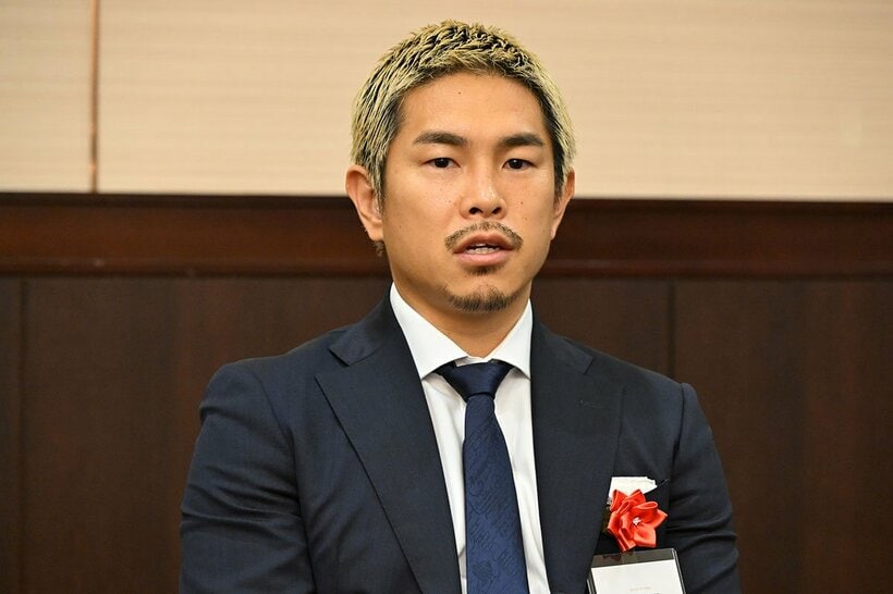現役続行を表明した井岡一翔