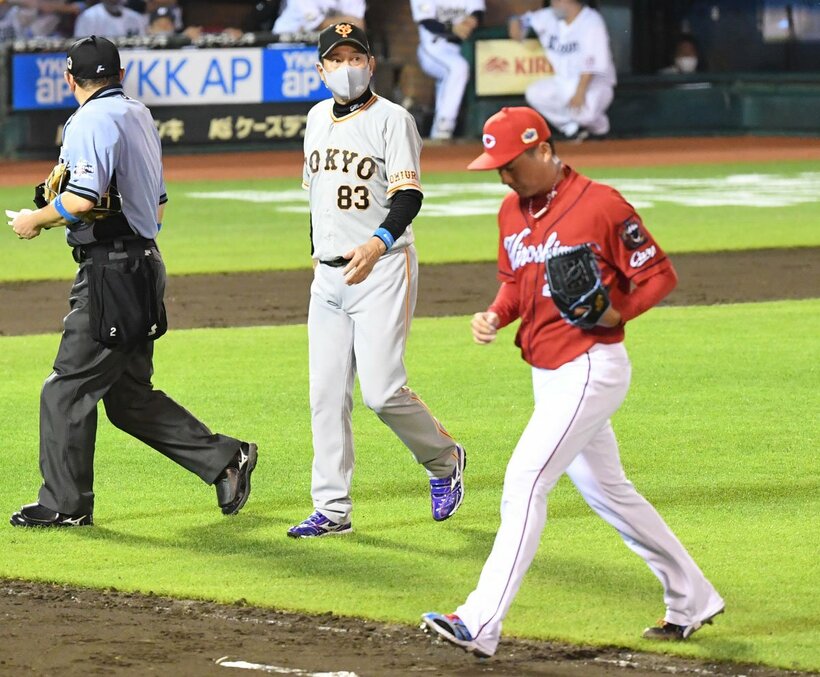  原監督と無念の栗林（手前）